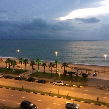 House On The Beach Batumi Bagian luar foto