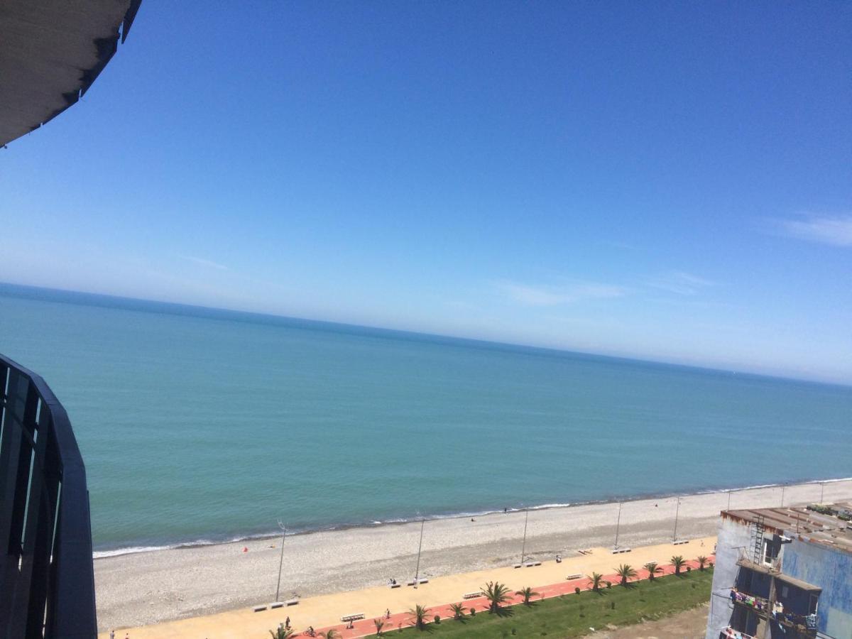 House On The Beach Batumi Bagian luar foto